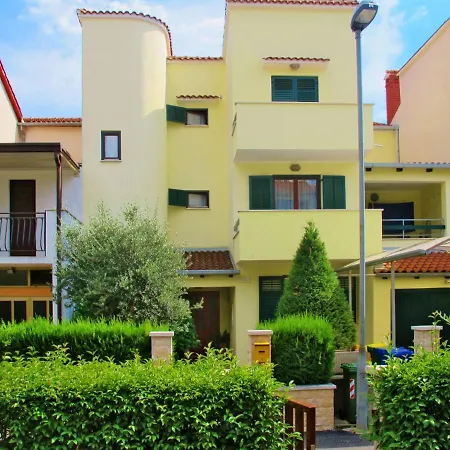 Adriana - Roj116 Apartamento *